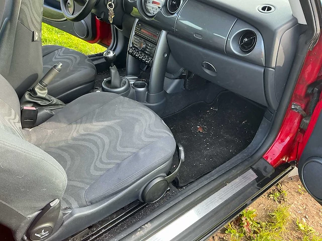 2004 mini 3-deurs 1.6 one pepper personenauto - afbeelding 30 van  38