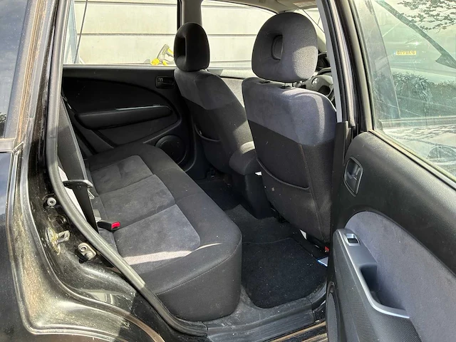 2004 mitsubishi outlander 2.0 comfort personenauto - afbeelding 7 van  24