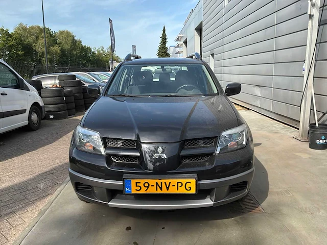 2004 mitsubishi outlander 2.0 comfort personenauto - afbeelding 12 van  24