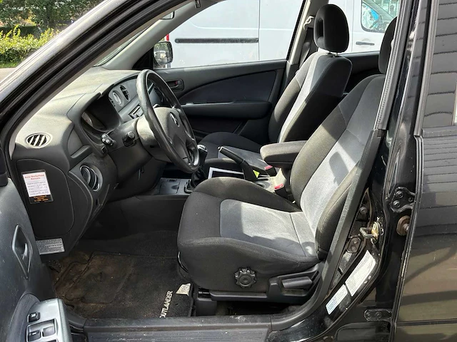 2004 mitsubishi outlander 2.0 comfort personenauto - afbeelding 22 van  24