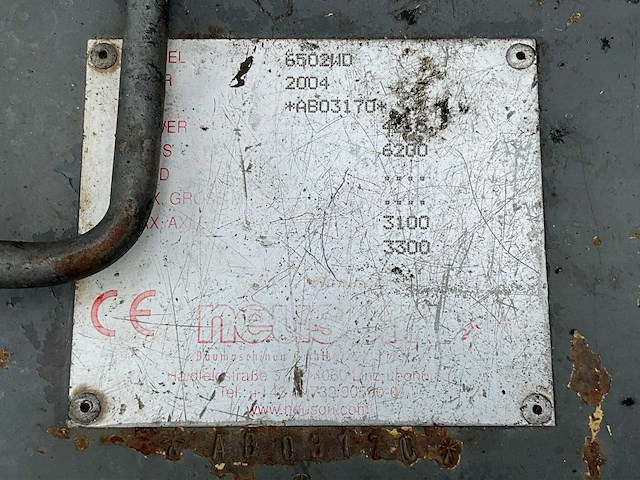 2004 neuson 6502 wd banden graafmachine - afbeelding 29 van  30