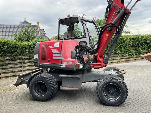 2004 neuson 6502 wd banden graafmachine - afbeelding 6 van  30