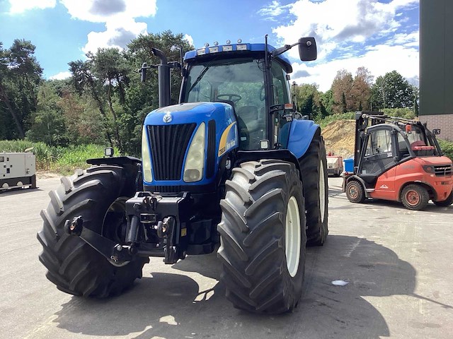 2004 new holland t8030 vierwielaangedreven landbouwtractor - afbeelding 23 van  30