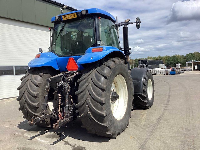 2004 new holland t8030 vierwielaangedreven landbouwtractor - afbeelding 29 van  30