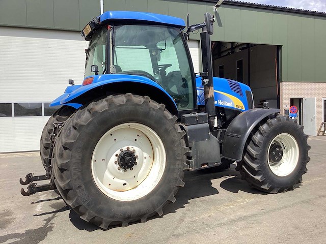 2004 new holland t8030 vierwielaangedreven landbouwtractor - afbeelding 30 van  30