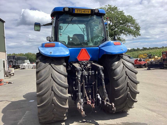 2004 new holland t8030 vierwielaangedreven landbouwtractor - afbeelding 28 van  30