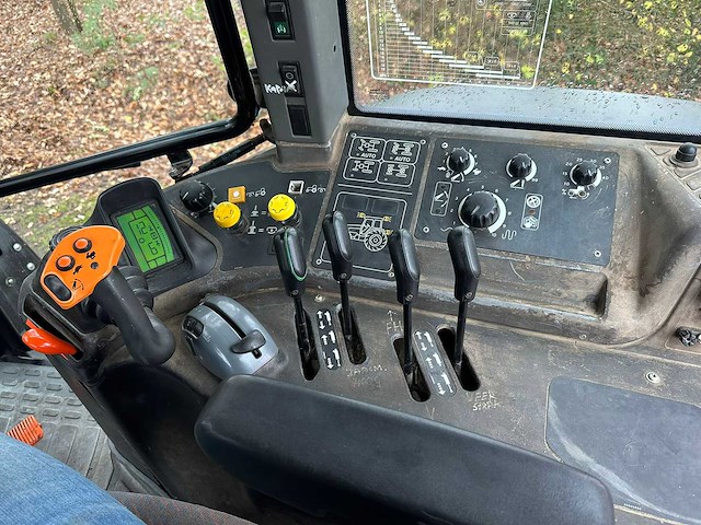 2004 new holland t/m 175 vierwielaangedreven landbouwtractor - afbeelding 3 van  12