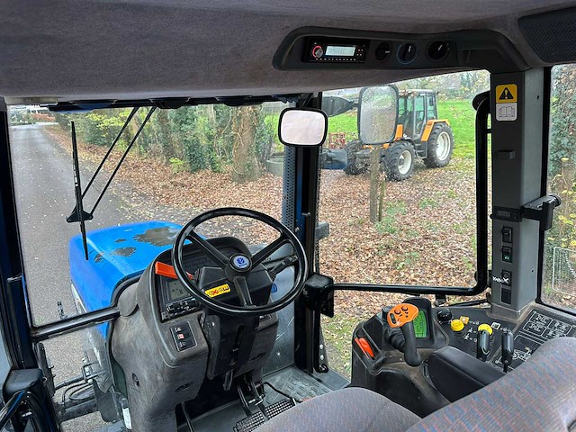 2004 new holland t/m 175 vierwielaangedreven landbouwtractor - afbeelding 9 van  12