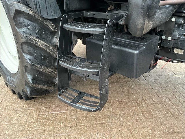 2004 new holland ts115a tractor (nieuwe motor en banden) - afbeelding 10 van  31
