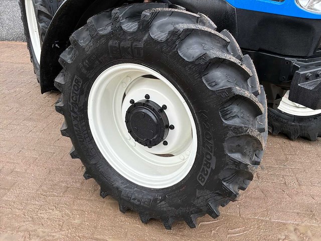 2004 new holland ts115a tractor (nieuwe motor en banden) - afbeelding 2 van  29