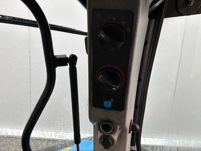 2004 new holland ts115a tractor (nieuwe motor en banden) - afbeelding 11 van  29