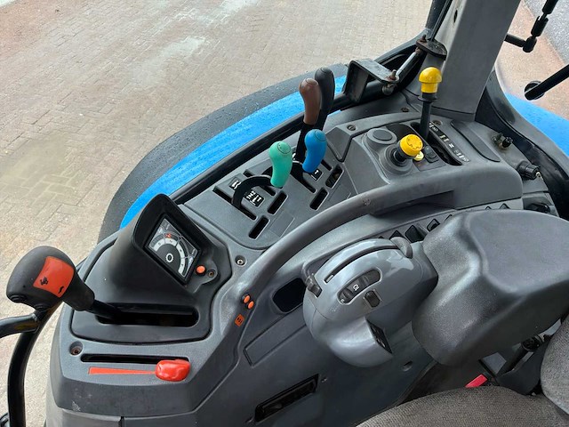 2004 new holland ts115a vierwielaangedreven landbouwtractor - afbeelding 15 van  29