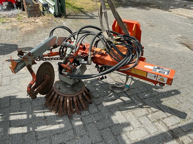 2004 nimos portier 11 werktuigdrager met veegborstels - afbeelding 25 van  36