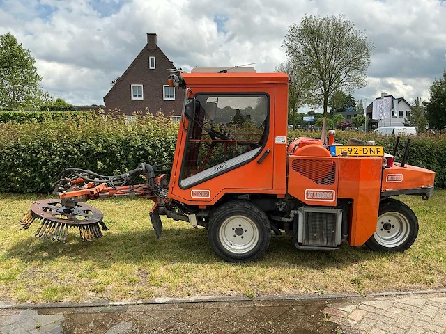 2004 nimos portier 11 werktuigdrager met veegborstels - afbeelding 23 van  36