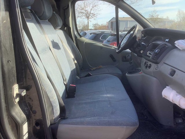2004 nissan primastar 100.27-310 1.9cdi bedrijfswagen - afbeelding 9 van  11