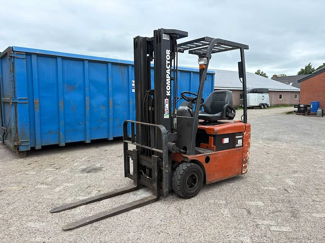 2004 nissan snx1l15hq vorkheftruck - afbeelding 1 van  10