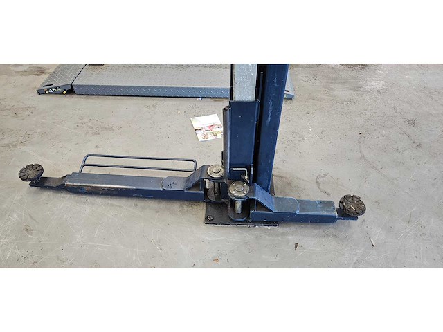 2004 nussbaum 2.30 sle hefbrug - afbeelding 2 van  4