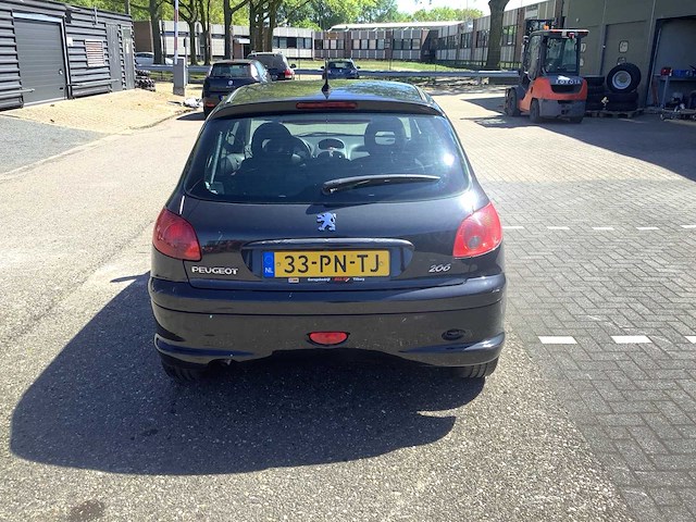 2004 peugeot 206 1.4-16v xs pack personenauto 33-pn-tj - afbeelding 24 van  29