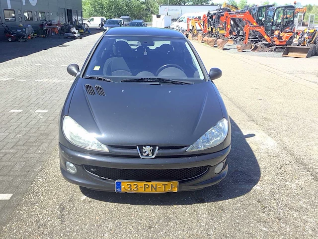 2004 peugeot 206 1.4-16v xs pack personenauto 33-pn-tj - afbeelding 25 van  29