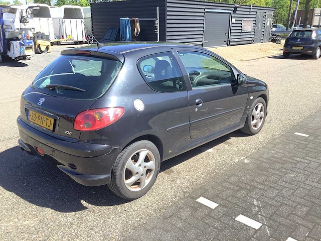 2004 peugeot 206 1.4-16v xs pack personenauto 33-pn-tj - afbeelding 11 van  12