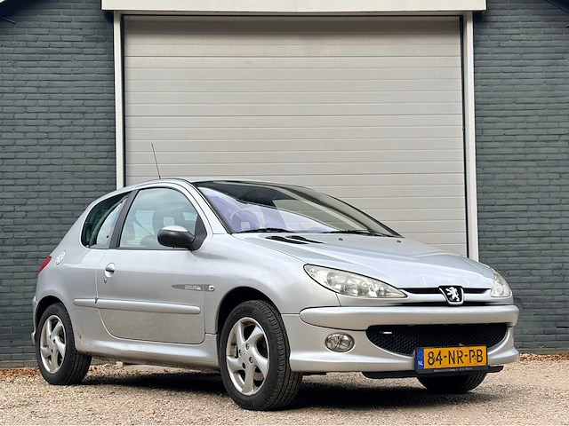 2004 peugeot 206 airco 1.6-16v quiksilver personenauto - afbeelding 4 van  11