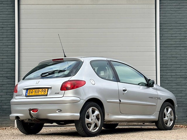 2004 peugeot 206 airco 1.6-16v quiksilver personenauto - afbeelding 5 van  11