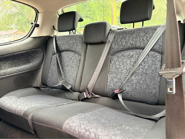 2004 peugeot 206 airco 1.6-16v quiksilver personenauto - afbeelding 10 van  11