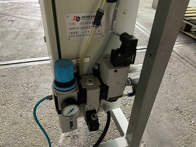 2004 philips beschermglas uitlijn-/en aanbreng machine - afbeelding 7 van  10