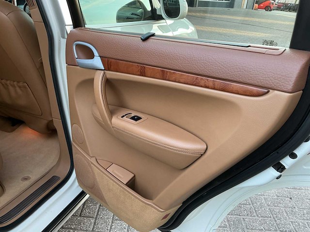 2004 porsche cayenne 4.5 personenauto - afbeelding 29 van  42