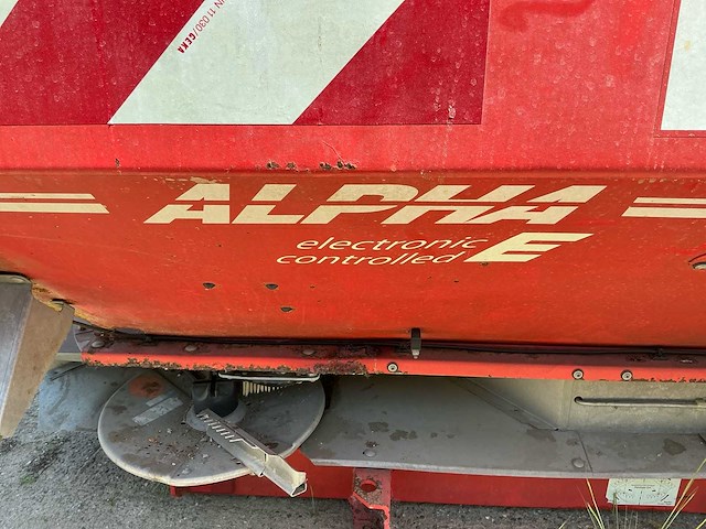 2004 rauch alpha 1142w kunstmeststrooier 2.400 liter - afbeelding 4 van  5
