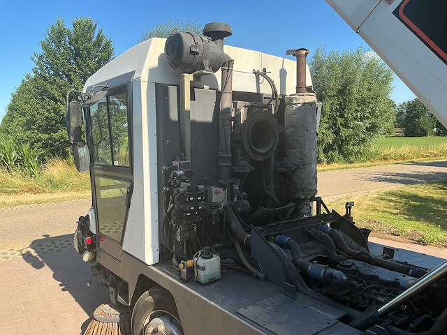 2004 ravo 540 straatveegmachine - afbeelding 18 van  41
