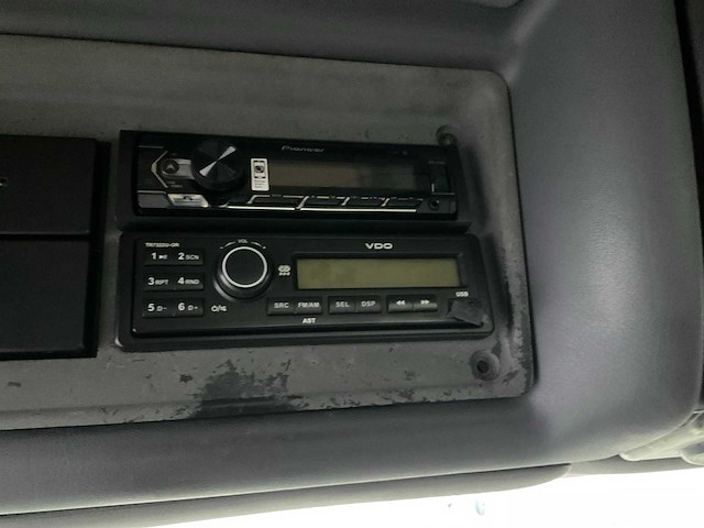 2004 renault hd 370-19t oplegger-trekker - afbeelding 9 van  30