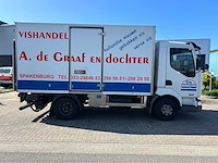 2004 renault vrachtwagen marktwagen met vangmuil - afbeelding 2 van  9