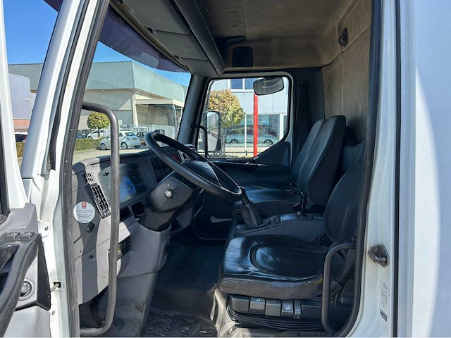 2004 renault vrachtwagen marktwagen met vangmuil - afbeelding 7 van  9