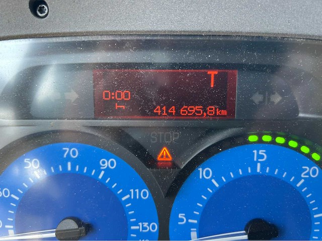 2004 renault vrachtwagen marktwagen met vangmuil - afbeelding 8 van  9