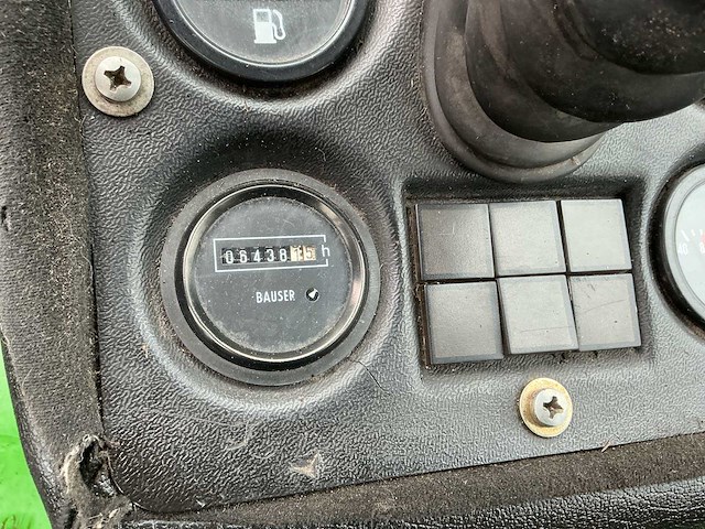 2004 roberine 1504 werktuigdrager met onkruidborstel - afbeelding 7 van  21