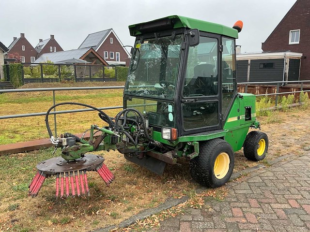 2004 roberine 1504 werktuigdrager met onkruidborstel - afbeelding 1 van  21