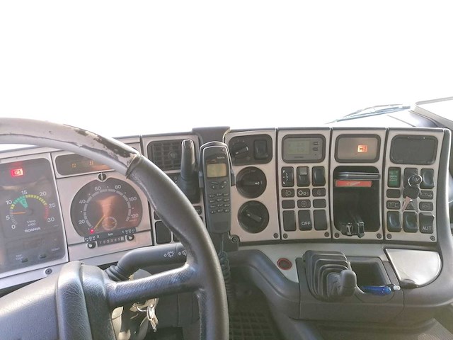 2004 scania 420 vrachtwagen - afbeelding 7 van  18