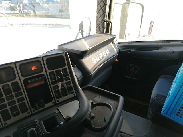 2004 scania 420 vrachtwagen - afbeelding 8 van  18