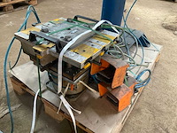 2004 schüco basispresse pneumatische aluminium profiel hoekpers - afbeelding 6 van  15