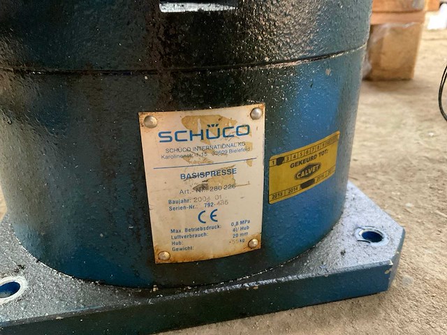 2004 schüco basispresse pneumatische aluminium profiel hoekpers - afbeelding 11 van  15