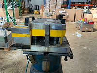 2004 schüco basispresse pneumatische aluminium profiel hoekpers - afbeelding 15 van  15
