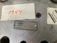 2004 schüco basispresse pneumatische aluminium profiel hoekpers - afbeelding 7 van  8