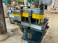 2004 schüco basispresse pneumatische aluminium profiel hoekpers - afbeelding 2 van  30