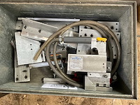 2004 schüco basispresse pneumatische aluminium profiel hoekpers - afbeelding 17 van  30