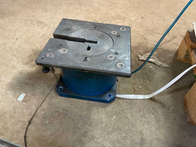 2004 schüco basispresse pneumatische aluminium profiel hoekpers - afbeelding 18 van  30