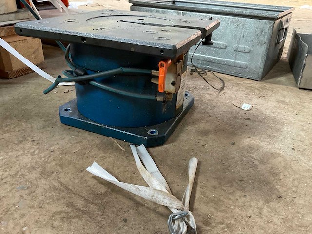 2004 schüco basispresse pneumatische aluminium profiel hoekpers - afbeelding 20 van  30