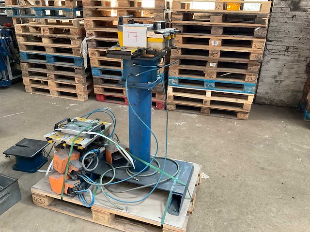 2004 schüco basispresse pneumatische aluminium profiel hoekpers - afbeelding 12 van  30