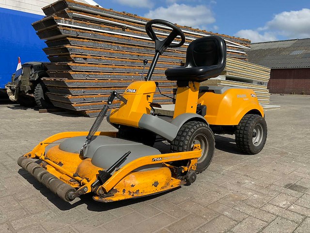 2004 stiga park compact p901 zitmaaier - afbeelding 1 van  14