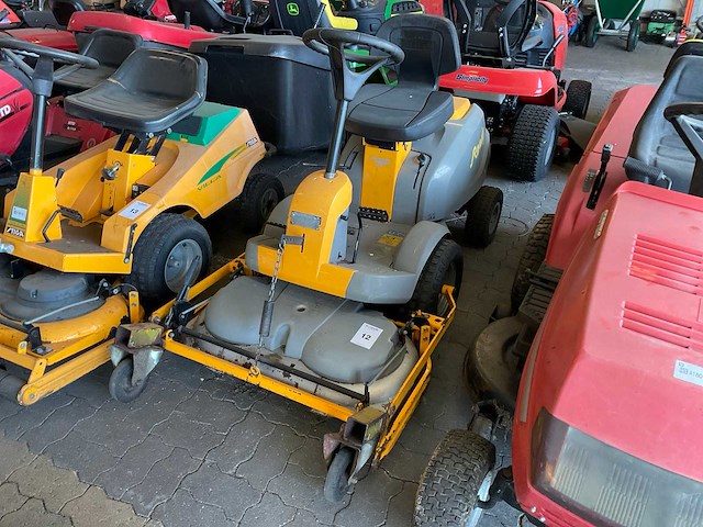 2004 stiga ready hst v301 zitmaaier - afbeelding 1 van  7